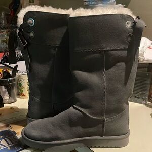 NEW Koolaburra Sherpa Lined Tie Back Boots By UGG